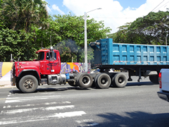 Mack R Model 8x4