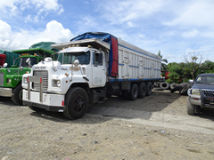 Mack DM600 8x4