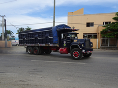 Mack R Model 6x4