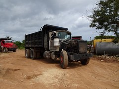 Mack R Model 6x4