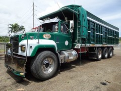 Mack RD 8x4