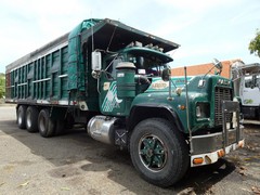 Mack R Model 8x4