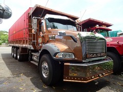 Mack Granite 8x4