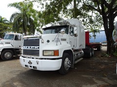 Mack CH613 E7-350