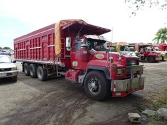 Mack RD 8x4