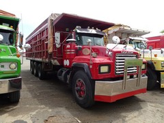 Mack RD 8x4