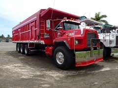 Mack DM600 8x4