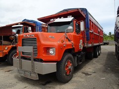 Mack DM600 8x4