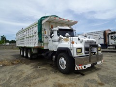 Mack RD 8x4