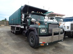 Mack RD 8x4