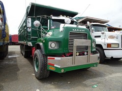 Mack DM600 8x4