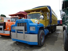 Mack R Model 8x4