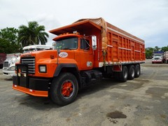 Mack RD 8x4