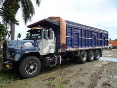 Mack DM600 8x4