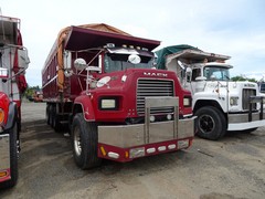 Mack DM600 8x4