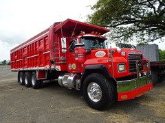 Mack RD 8x4