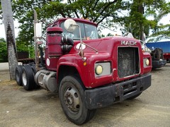 Mack R Model 6x4