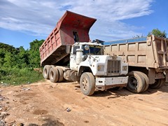 Mack R Model 6x4