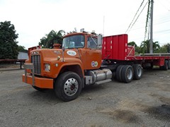 Mack R Model 