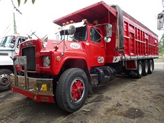 Mack R Model 8x4