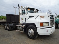 Mack CH613