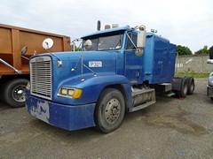 Freightliner FLD120