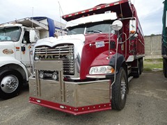 Mack Granite 8x4