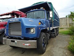 Mack DM600 8x4