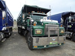 Mack RD 8x4