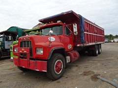 Mack R Model 6x4