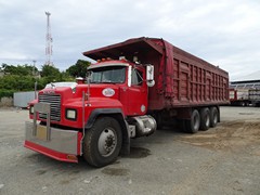 Mack RD 8x4