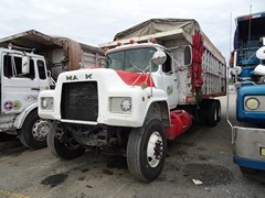 Mack R Model 6x4