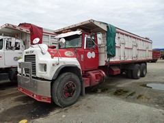 Mack R Model 6x4