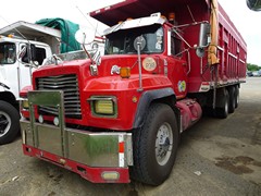 Mack RD 8x4