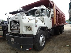 Mack DM600 8x4